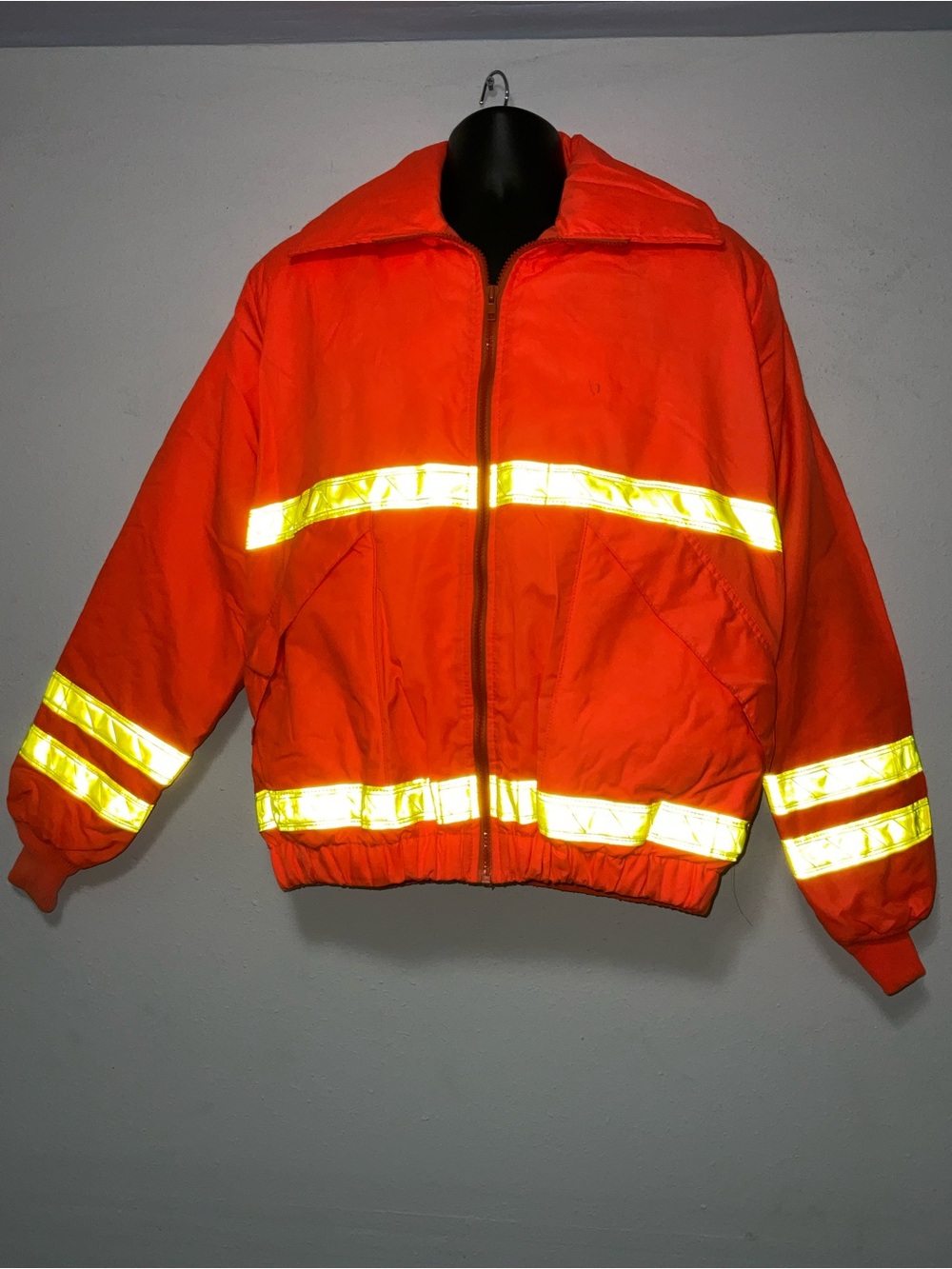 Vintage GO MFG CO High Vis Reflective Puffer Jacket Orange Medium 3M Thinsulate